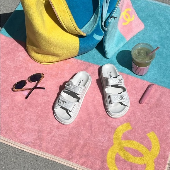 CHANEL 🖤 24P Classic White Leather Slip on Dad Sandals - Size 39 *RARE* - Picture 3 of 13